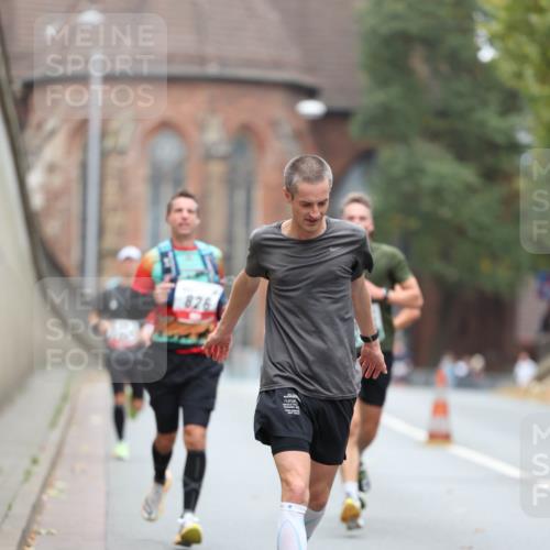 05.10.2025 - 20. swb-Marathon Bremen Michael Strokosch http://msf.ph/oto/9213178 05.10.2025 12:26:00 Laufen 826 meine-sportfotos.de