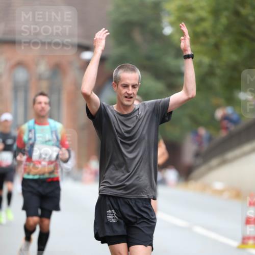05.10.2025 - 20. swb-Marathon Bremen Michael Strokosch http://msf.ph/oto/9213185 05.10.2025 12:26:01 Laufen 100 meine-sportfotos.de