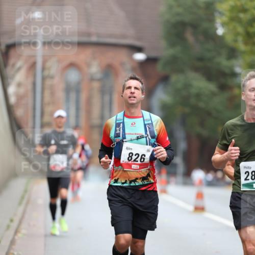 05.10.2025 - 20. swb-Marathon Bremen Michael Strokosch http://msf.ph/oto/9213195 05.10.2025 12:26:02 Laufen 826, 28 meine-sportfotos.de