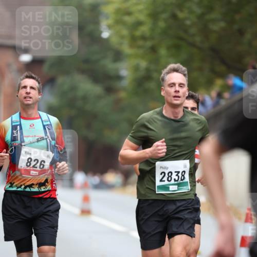 05.10.2025 - 20. swb-Marathon Bremen Michael Strokosch http://msf.ph/oto/9213197 05.10.2025 12:26:03 Laufen 826, 2838 meine-sportfotos.de