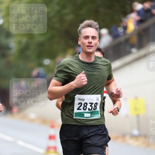 05.10.2025 - 20. swb-Marathon Bremen Michael Strokosch http://msf.ph/oto/9213201 05.10.2025 12:26:03 Laufen 2838 meine-sportfotos.de