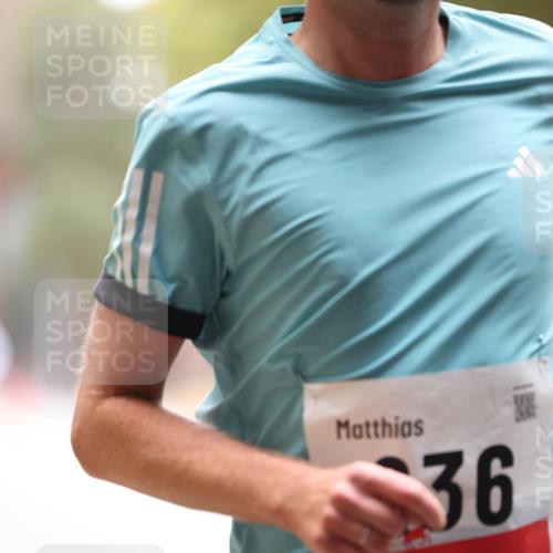 05.10.2025 - 20. swb-Marathon Bremen Michael Strokosch http://msf.ph/oto/9213244 05.10.2025 12:26:15 Laufen 36 meine-sportfotos.de