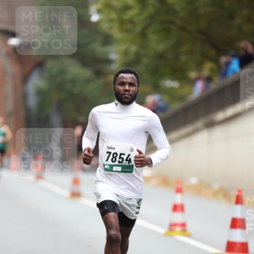 05.10.2025 - 20. swb-Marathon Bremen Michael Strokosch http://msf.ph/oto/9213251 05.10.2025 12:26:20 Laufen 7854 meine-sportfotos.de