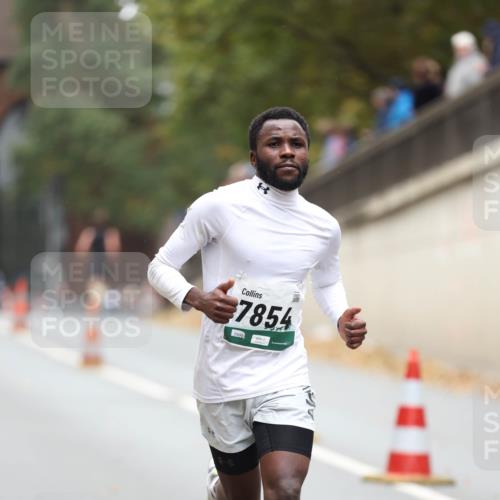 05.10.2025 - 20. swb-Marathon Bremen Michael Strokosch http://msf.ph/oto/9213256 05.10.2025 12:26:20 Laufen 7854 meine-sportfotos.de