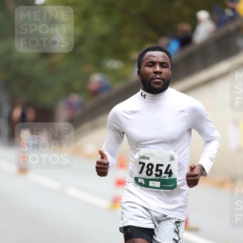05.10.2025 - 20. swb-Marathon Bremen Michael Strokosch http://msf.ph/oto/9213260 05.10.2025 12:26:21 Laufen 7854 meine-sportfotos.de