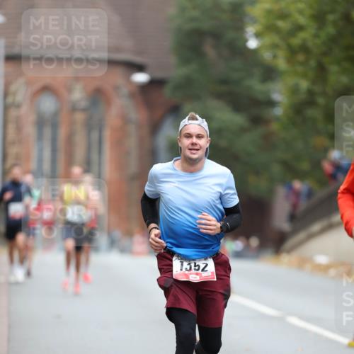 05.10.2025 - 20. swb-Marathon Bremen Michael Strokosch http://msf.ph/oto/9213278 05.10.2025 12:26:25 Laufen 1552 meine-sportfotos.de