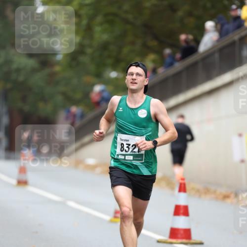 05.10.2025 - 20. swb-Marathon Bremen Michael Strokosch http://msf.ph/oto/9213293 05.10.2025 12:26:29 Laufen 832 meine-sportfotos.de