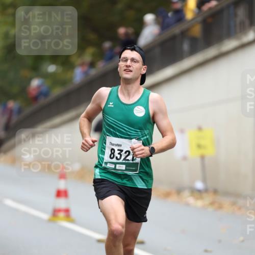 05.10.2025 - 20. swb-Marathon Bremen Michael Strokosch http://msf.ph/oto/9213299 05.10.2025 12:26:29 Laufen 832 meine-sportfotos.de