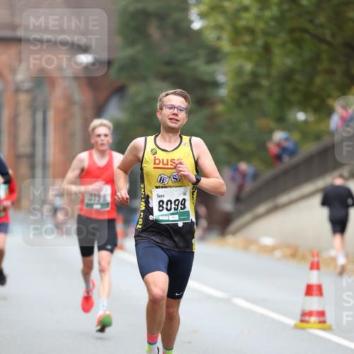 05.10.2025 - 20. swb-Marathon Bremen Michael Strokosch http://msf.ph/oto/9213303 05.10.2025 12:26:31 Laufen 319, 8099 meine-sportfotos.de