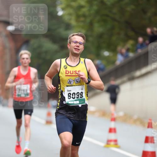 05.10.2025 - 20. swb-Marathon Bremen Michael Strokosch http://msf.ph/oto/9213311 05.10.2025 12:26:31 Laufen 313, 8099, 08372 meine-sportfotos.de