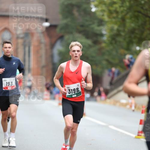 05.10.2025 - 20. swb-Marathon Bremen Michael Strokosch http://msf.ph/oto/9213315 05.10.2025 12:26:32 Laufen 193, 3198 meine-sportfotos.de