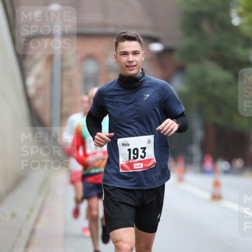 05.10.2025 - 20. swb-Marathon Bremen Michael Strokosch http://msf.ph/oto/9213333 05.10.2025 12:26:35 Laufen 193 meine-sportfotos.de