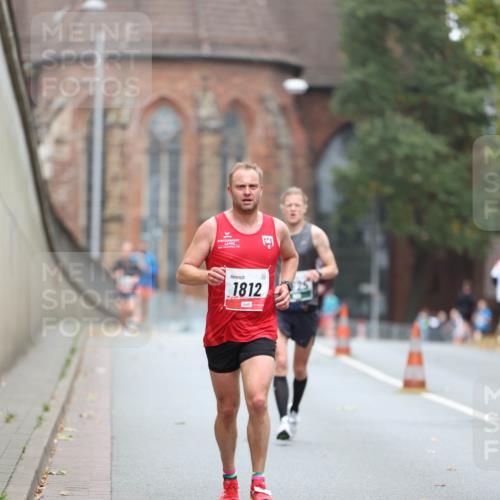 05.10.2025 - 20. swb-Marathon Bremen Michael Strokosch http://msf.ph/oto/9213354 05.10.2025 12:26:46 Laufen 1812 meine-sportfotos.de