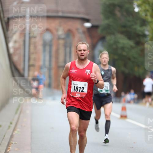 05.10.2025 - 20. swb-Marathon Bremen Michael Strokosch http://msf.ph/oto/9213359 05.10.2025 12:26:47 Laufen 1812 meine-sportfotos.de