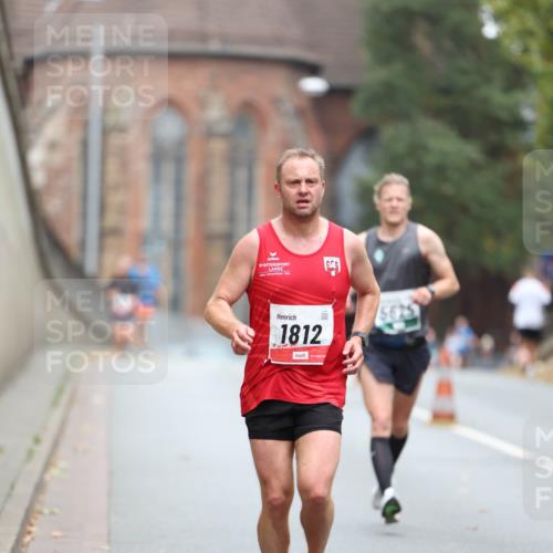 05.10.2025 - 20. swb-Marathon Bremen Michael Strokosch http://msf.ph/oto/9213361 05.10.2025 12:26:47 Laufen 1812, 5625 meine-sportfotos.de