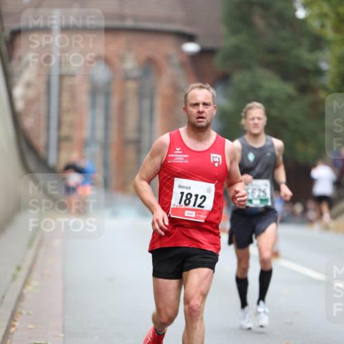 05.10.2025 - 20. swb-Marathon Bremen Michael Strokosch http://msf.ph/oto/9213363 05.10.2025 12:26:47 Laufen 1812, 5625 meine-sportfotos.de