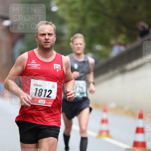 05.10.2025 - 20. swb-Marathon Bremen Michael Strokosch http://msf.ph/oto/9213371 05.10.2025 12:26:49 Laufen 1812 meine-sportfotos.de