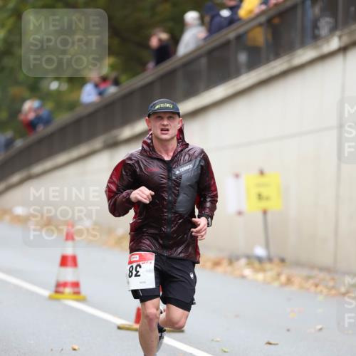 05.10.2025 - 20. swb-Marathon Bremen Michael Strokosch http://msf.ph/oto/9213386 05.10.2025 12:26:57 Laufen 82, 00256 meine-sportfotos.de