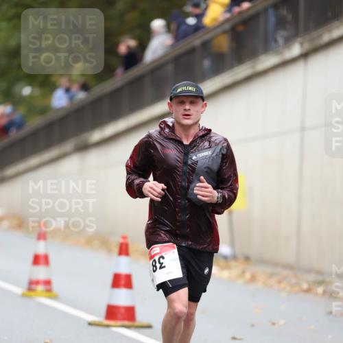 05.10.2025 - 20. swb-Marathon Bremen Michael Strokosch http://msf.ph/oto/9213391 05.10.2025 12:26:58 Laufen 82, 0025 meine-sportfotos.de
