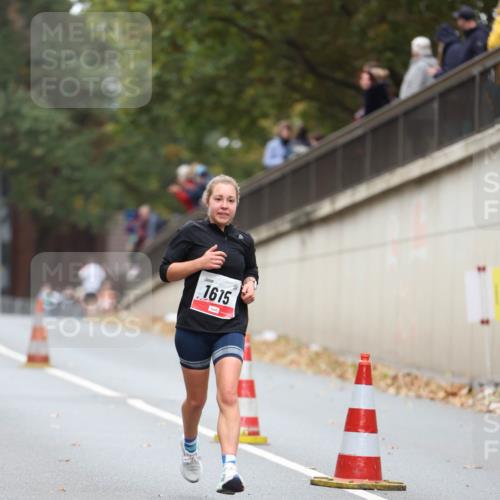 05.10.2025 - 20. swb-Marathon Bremen Michael Strokosch http://msf.ph/oto/9213396 05.10.2025 12:27:00 Laufen 1615 meine-sportfotos.de