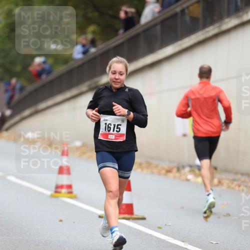 05.10.2025 - 20. swb-Marathon Bremen Michael Strokosch http://msf.ph/oto/9213405 05.10.2025 12:27:01 Laufen 1615 meine-sportfotos.de
