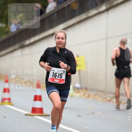05.10.2025 - 20. swb-Marathon Bremen Michael Strokosch http://msf.ph/oto/9213410 05.10.2025 12:27:02 Laufen 1615 meine-sportfotos.de