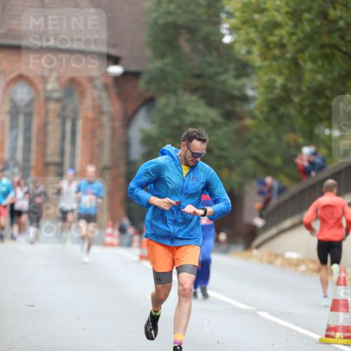 05.10.2025 - 20. swb-Marathon Bremen Michael Strokosch http://msf.ph/oto/9213425 05.10.2025 12:27:05 Laufen  meine-sportfotos.de
