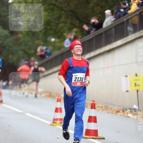 05.10.2025 - 20. swb-Marathon Bremen Michael Strokosch http://msf.ph/oto/9213430 05.10.2025 12:27:11 Laufen 2130 meine-sportfotos.de