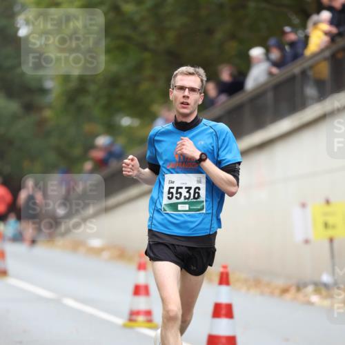 05.10.2025 - 20. swb-Marathon Bremen Michael Strokosch http://msf.ph/oto/9213455 05.10.2025 12:27:14 Laufen 09406, 5536 meine-sportfotos.de