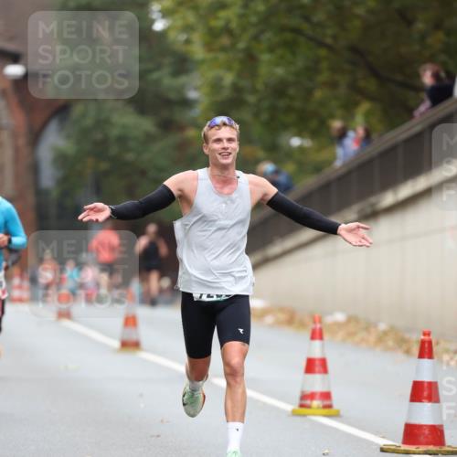 05.10.2025 - 20. swb-Marathon Bremen Michael Strokosch http://msf.ph/oto/9213469 05.10.2025 12:27:17 Laufen  meine-sportfotos.de