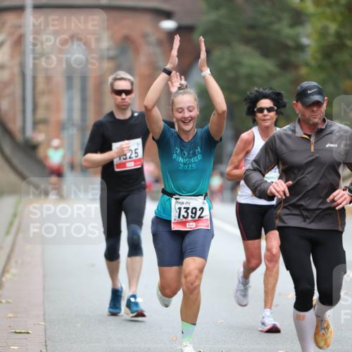 05.10.2025 - 20. swb-Marathon Bremen Michael Strokosch http://msf.ph/oto/9213488 05.10.2025 12:27:22 Laufen 325, 2025, 7, 1392 meine-sportfotos.de