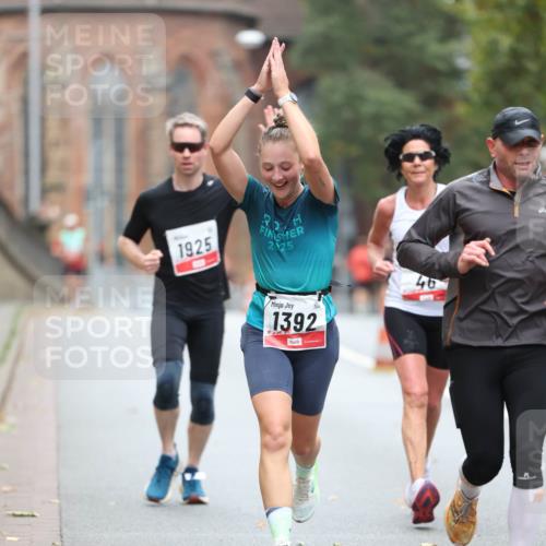 05.10.2025 - 20. swb-Marathon Bremen Michael Strokosch http://msf.ph/oto/9213491 05.10.2025 12:27:23 Laufen 1925, 225, 1392, 7, 46 meine-sportfotos.de