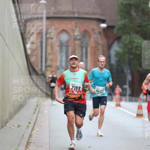 05.10.2025 - 20. swb-Marathon Bremen Michael Strokosch http://msf.ph/oto/9213516 05.10.2025 12:27:40 Laufen 2, 2169, 5423 meine-sportfotos.de