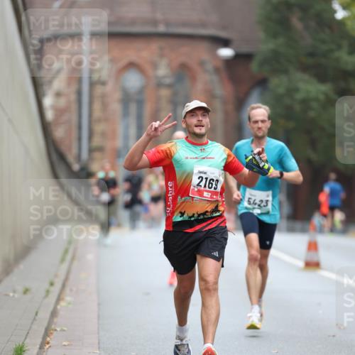 05.10.2025 - 20. swb-Marathon Bremen Michael Strokosch http://msf.ph/oto/9213525 05.10.2025 12:27:41 Laufen 20, 2169, 5423 meine-sportfotos.de