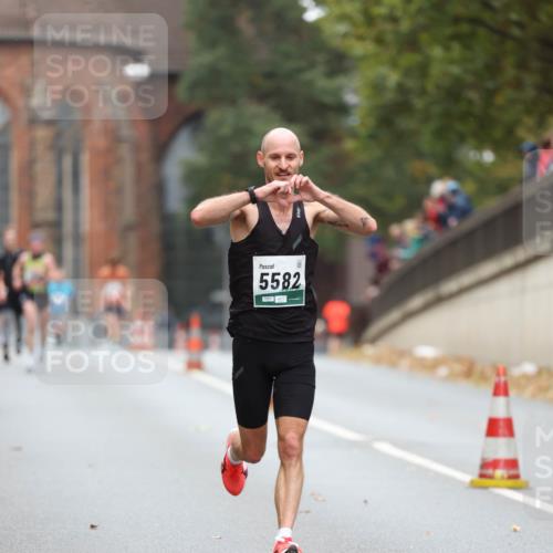 05.10.2025 - 20. swb-Marathon Bremen Michael Strokosch http://msf.ph/oto/9213547 05.10.2025 12:27:45 Laufen 5582 meine-sportfotos.de