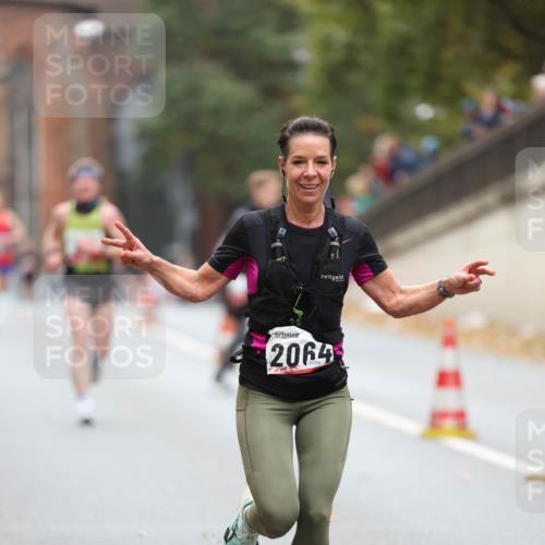 05.10.2025 - 20. swb-Marathon Bremen Michael Strokosch http://msf.ph/oto/9213571 05.10.2025 12:27:53 Laufen 2064, 01354 meine-sportfotos.de