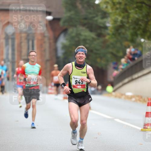 05.10.2025 - 20. swb-Marathon Bremen Michael Strokosch http://msf.ph/oto/9213579 05.10.2025 12:27:55 Laufen 945 meine-sportfotos.de