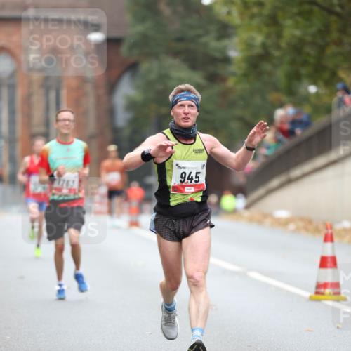05.10.2025 - 20. swb-Marathon Bremen Michael Strokosch http://msf.ph/oto/9213581 05.10.2025 12:27:56 Laufen 945 meine-sportfotos.de