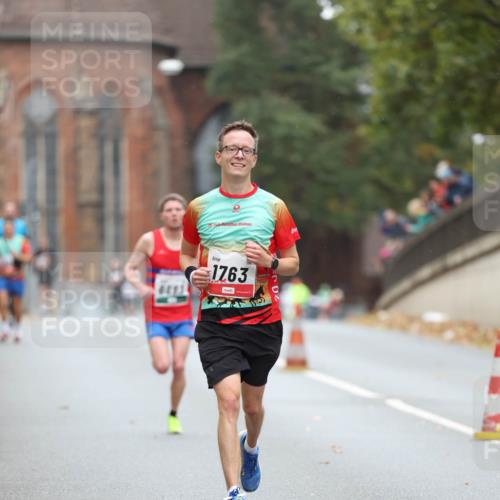 05.10.2025 - 20. swb-Marathon Bremen Michael Strokosch http://msf.ph/oto/9213595 05.10.2025 12:27:58 Laufen 1763 meine-sportfotos.de