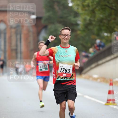 05.10.2025 - 20. swb-Marathon Bremen Michael Strokosch http://msf.ph/oto/9213603 05.10.2025 12:27:59 Laufen 4883, 20, 20, 1763 meine-sportfotos.de
