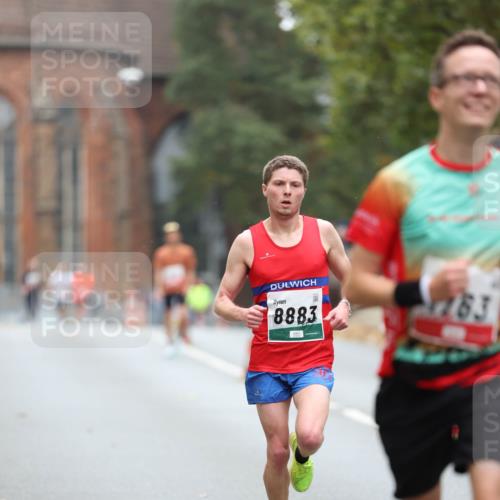 05.10.2025 - 20. swb-Marathon Bremen Michael Strokosch http://msf.ph/oto/9213606 05.10.2025 12:28:01 Laufen 7, 8883, 1163 meine-sportfotos.de