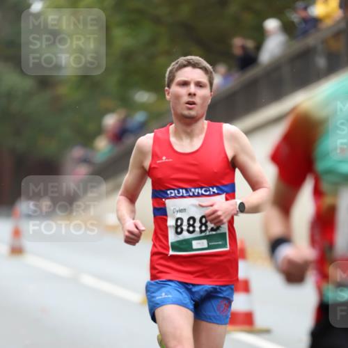 05.10.2025 - 20. swb-Marathon Bremen Michael Strokosch http://msf.ph/oto/9213613 05.10.2025 12:28:02 Laufen 888 meine-sportfotos.de