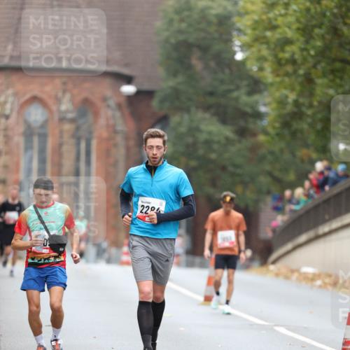 05.10.2025 - 20. swb-Marathon Bremen Michael Strokosch http://msf.ph/oto/9213617 05.10.2025 12:28:11 Laufen 2294 meine-sportfotos.de