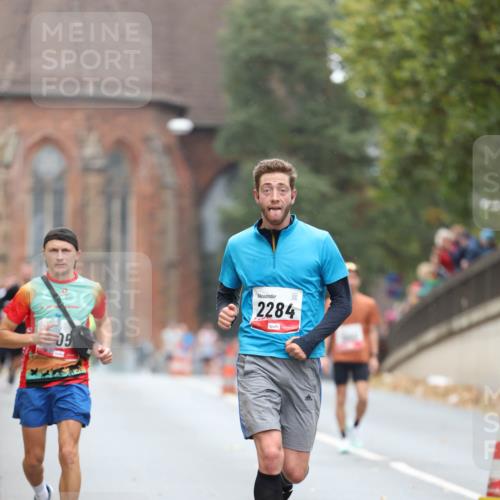 05.10.2025 - 20. swb-Marathon Bremen Michael Strokosch http://msf.ph/oto/9213622 05.10.2025 12:28:13 Laufen 05, 2284 meine-sportfotos.de