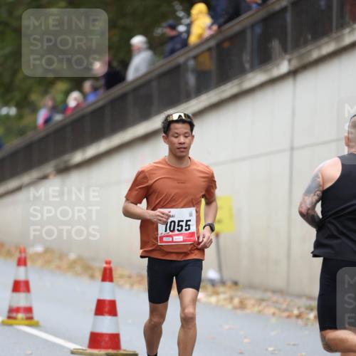 05.10.2025 - 20. swb-Marathon Bremen Michael Strokosch http://msf.ph/oto/9213641 05.10.2025 12:28:22 Laufen 1055 meine-sportfotos.de