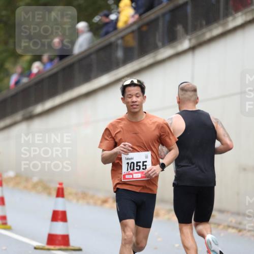 05.10.2025 - 20. swb-Marathon Bremen Michael Strokosch http://msf.ph/oto/9213642 05.10.2025 12:28:22 Laufen 1055, 00249 meine-sportfotos.de