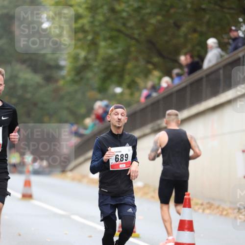 05.10.2025 - 20. swb-Marathon Bremen Michael Strokosch http://msf.ph/oto/9213647 05.10.2025 12:28:24 Laufen 689 meine-sportfotos.de