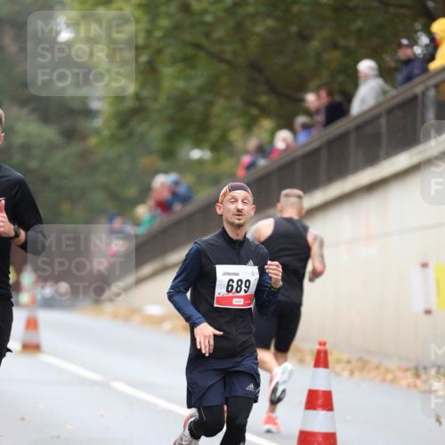05.10.2025 - 20. swb-Marathon Bremen Michael Strokosch http://msf.ph/oto/9213649 05.10.2025 12:28:24 Laufen 689 meine-sportfotos.de