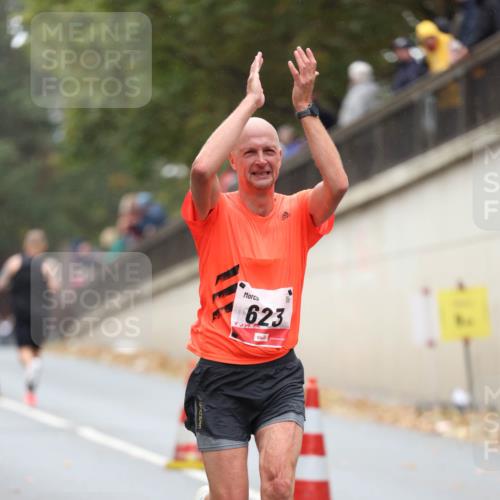 05.10.2025 - 20. swb-Marathon Bremen Michael Strokosch http://msf.ph/oto/9213664 05.10.2025 12:28:28 Laufen 623 meine-sportfotos.de