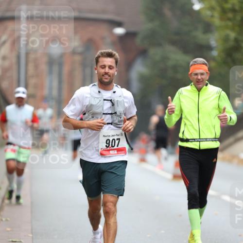 05.10.2025 - 20. swb-Marathon Bremen Michael Strokosch http://msf.ph/oto/9213676 05.10.2025 12:28:32 Laufen 907 meine-sportfotos.de